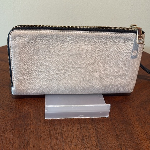 Coach  double zip wristlet/wallet, pebbled leather  rose/cream goldtone like new - Picture 6 of 12